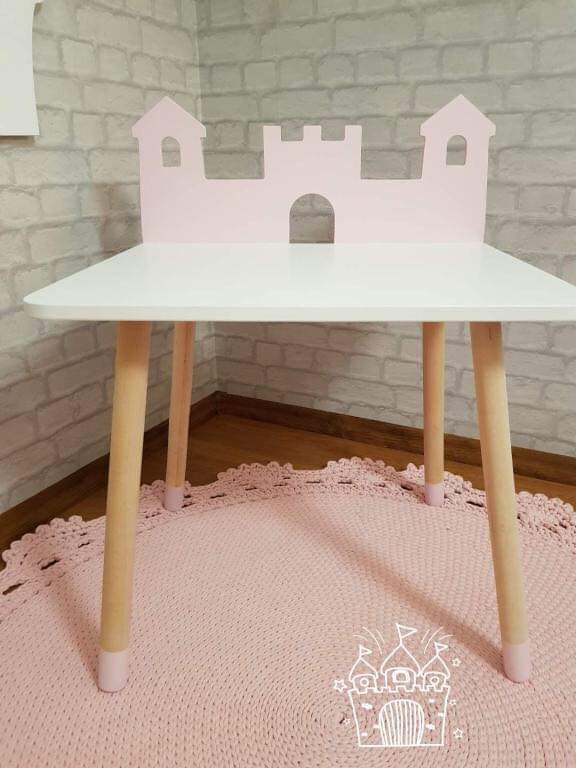 stolik dla dziewczynki zamek